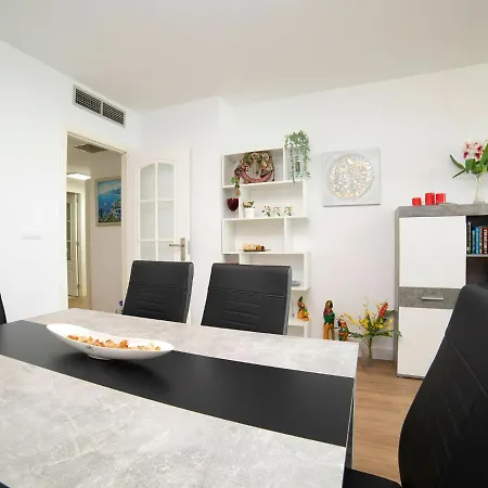 Apartman Apolo Xvi-2 By Interhome *